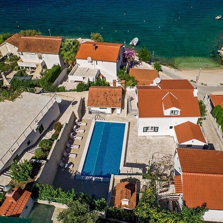 Apartments Bisernica-With Pool Razanj Luaran gambar