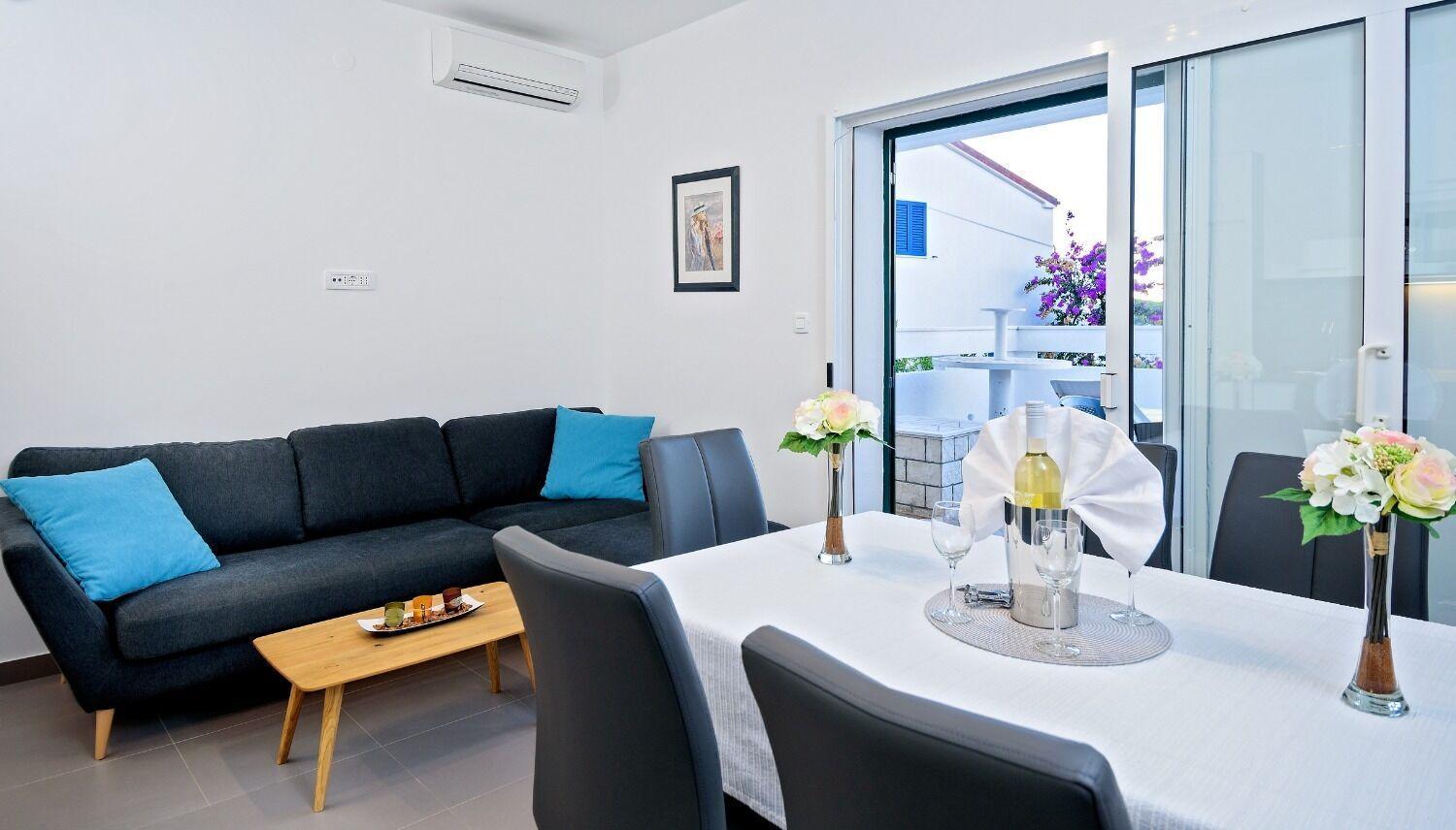 Apartments Bisernica-With Pool Razanj Luaran gambar