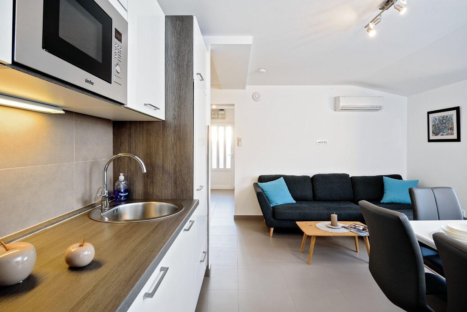 Apartments Bisernica-With Pool Razanj Luaran gambar
