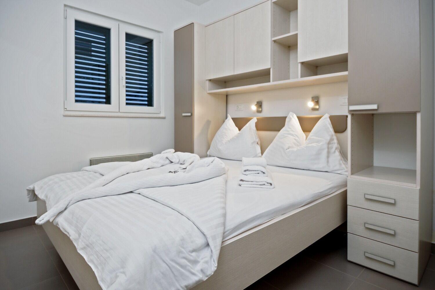 Apartments Bisernica-With Pool Razanj Luaran gambar