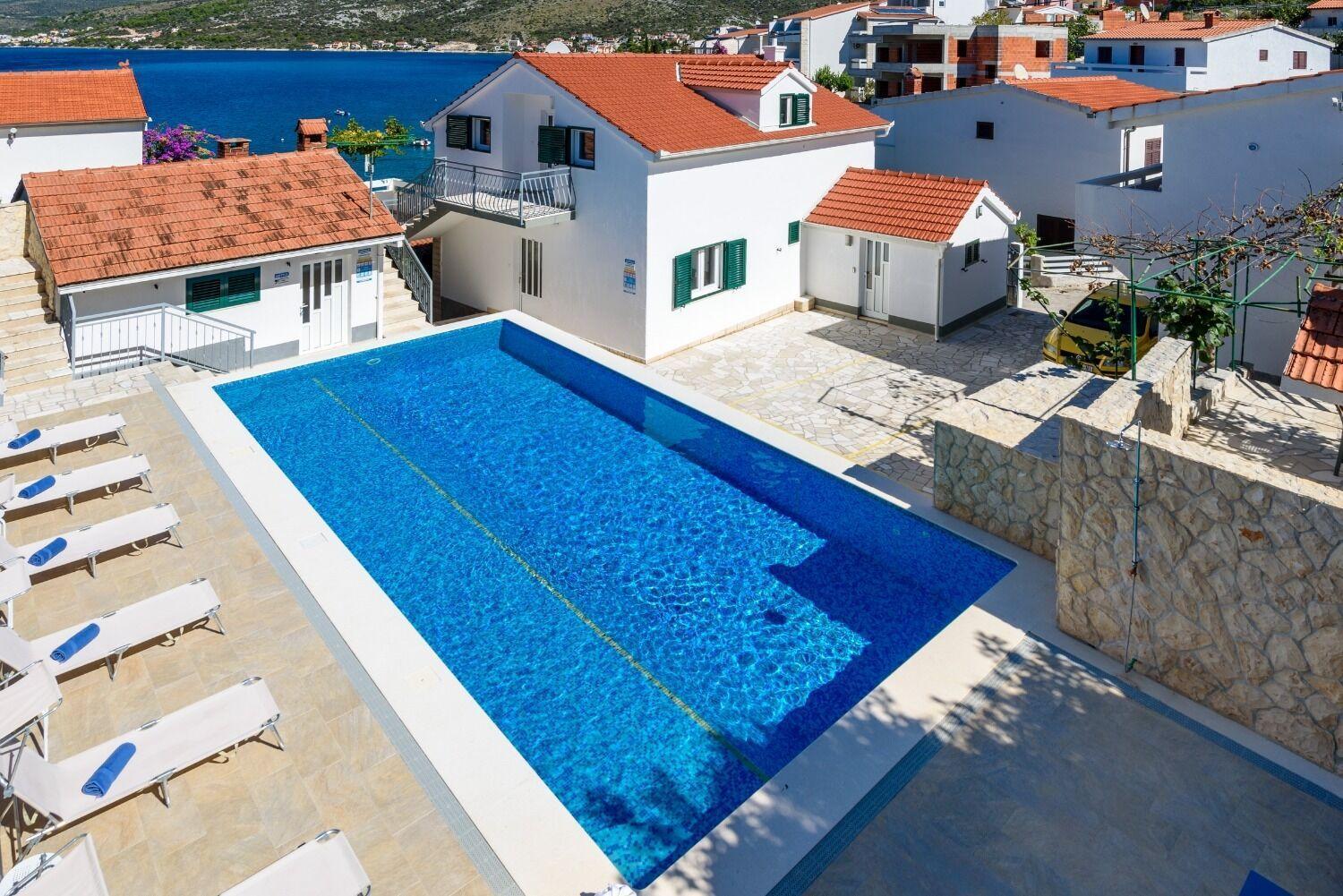Apartments Bisernica-With Pool Razanj Luaran gambar