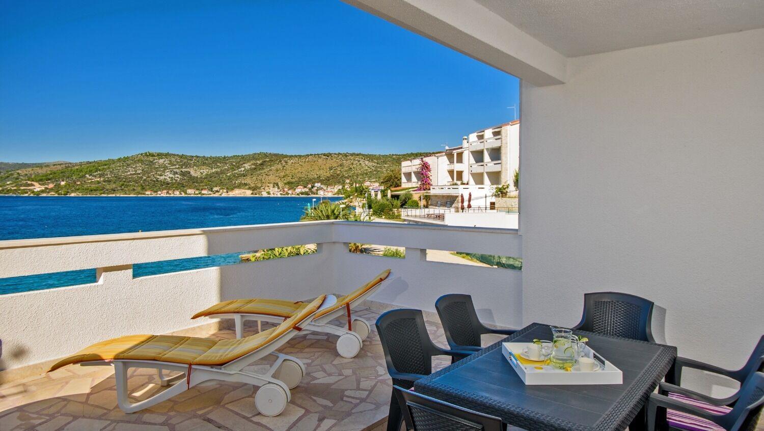 Apartments Bisernica-With Pool Razanj Luaran gambar