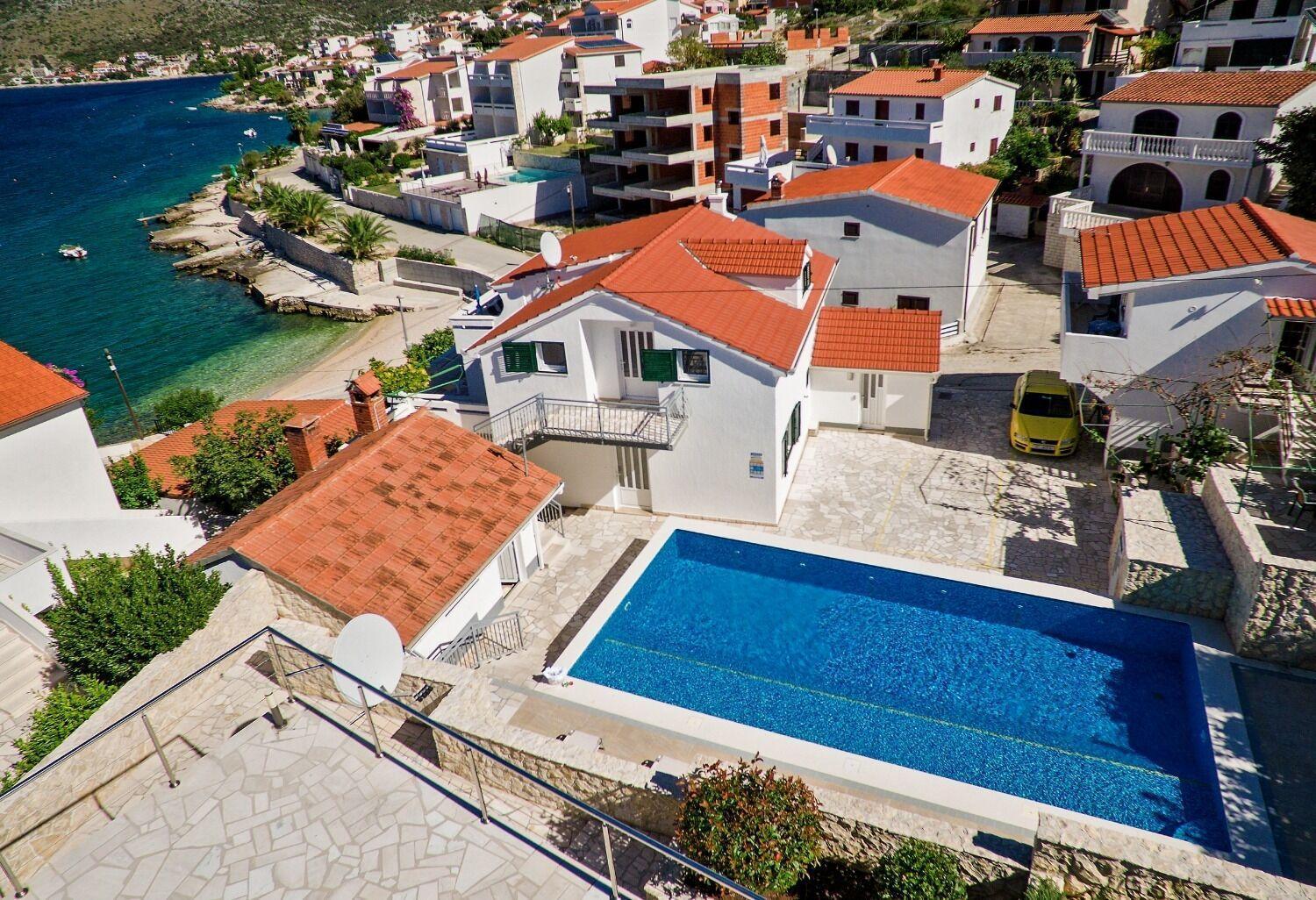 Apartments Bisernica-With Pool Razanj Luaran gambar