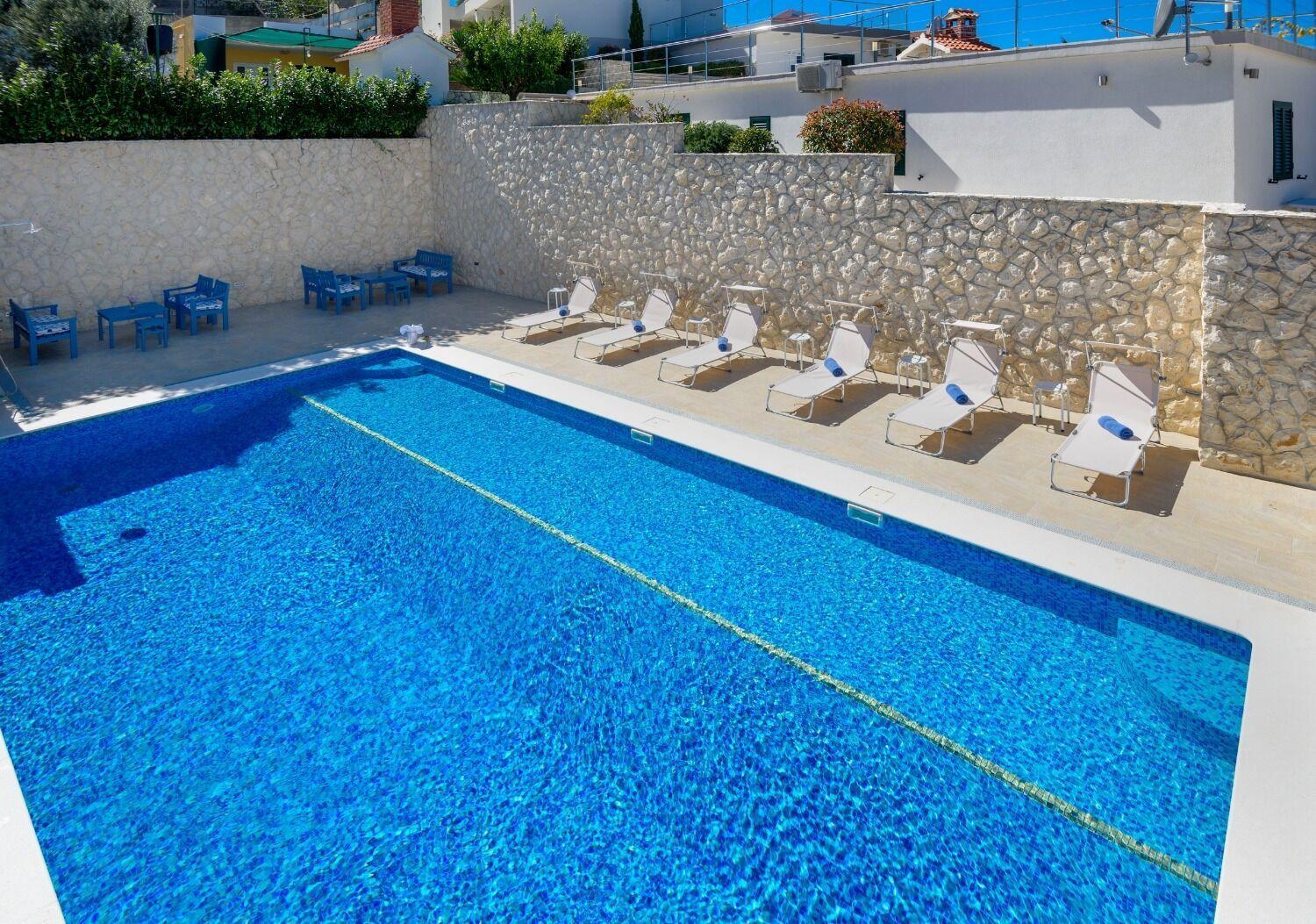 Apartments Bisernica-With Pool Razanj Luaran gambar