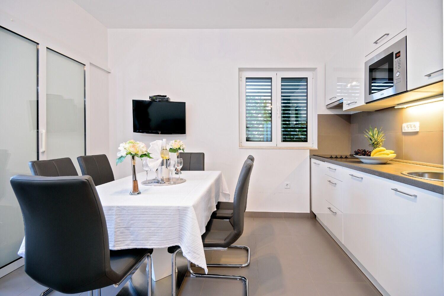 Apartments Bisernica-With Pool Razanj Luaran gambar